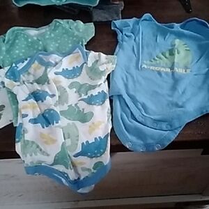 Dinosaur Baby Onesies Set
